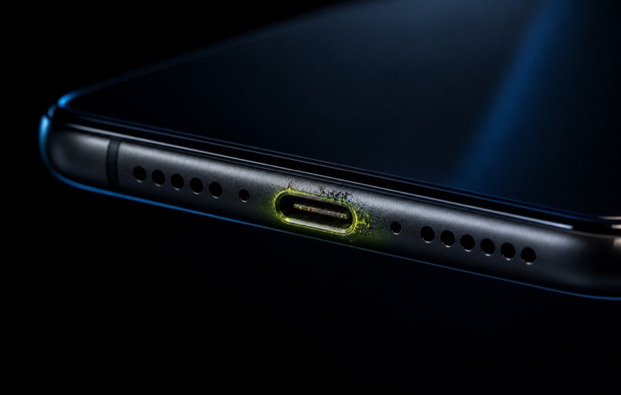 Connecteur USB-C d’un smartphone vu de près